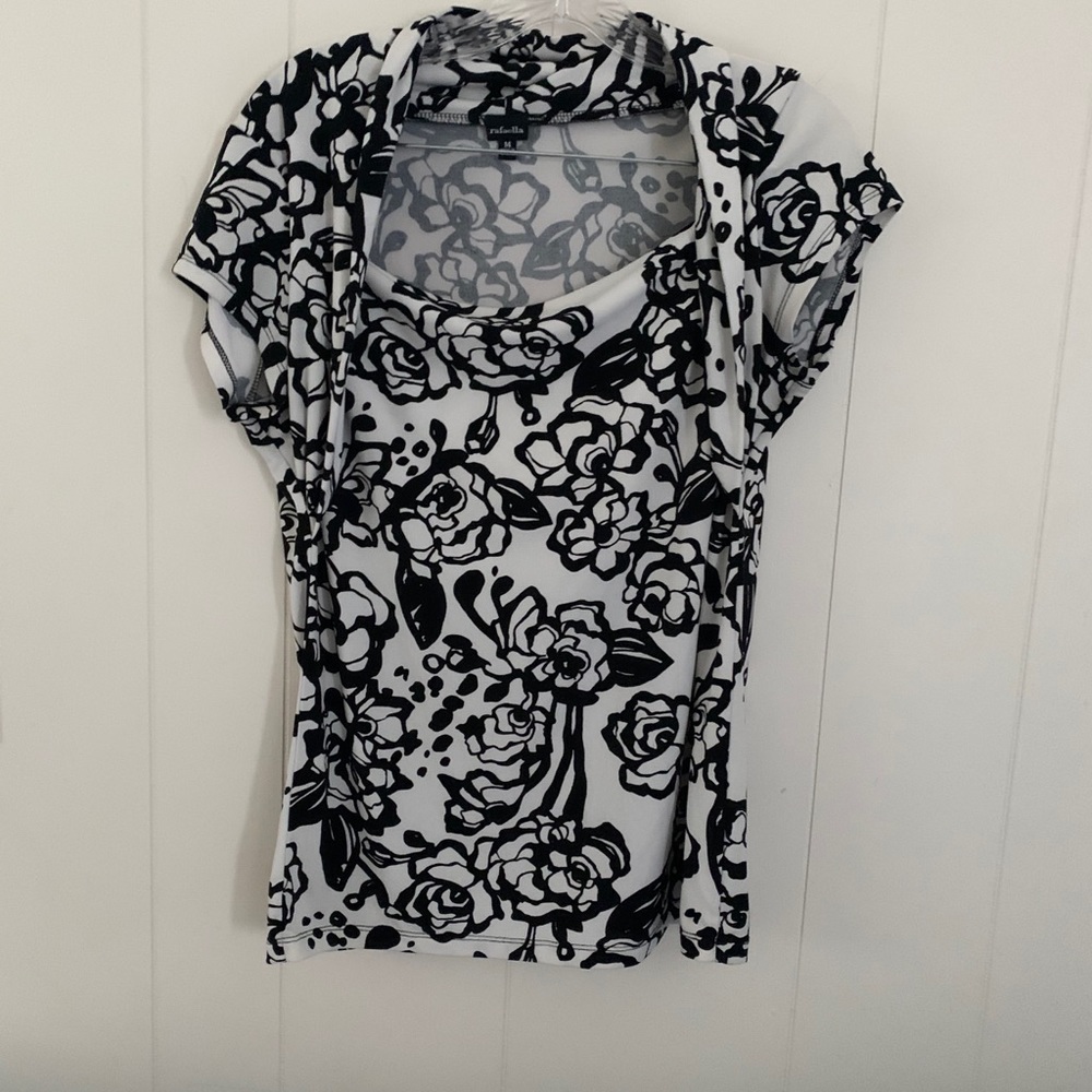EUC  Rafaella top - size M - color black/ white